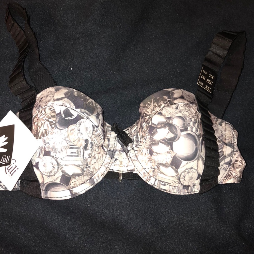 This is a lùlí bra